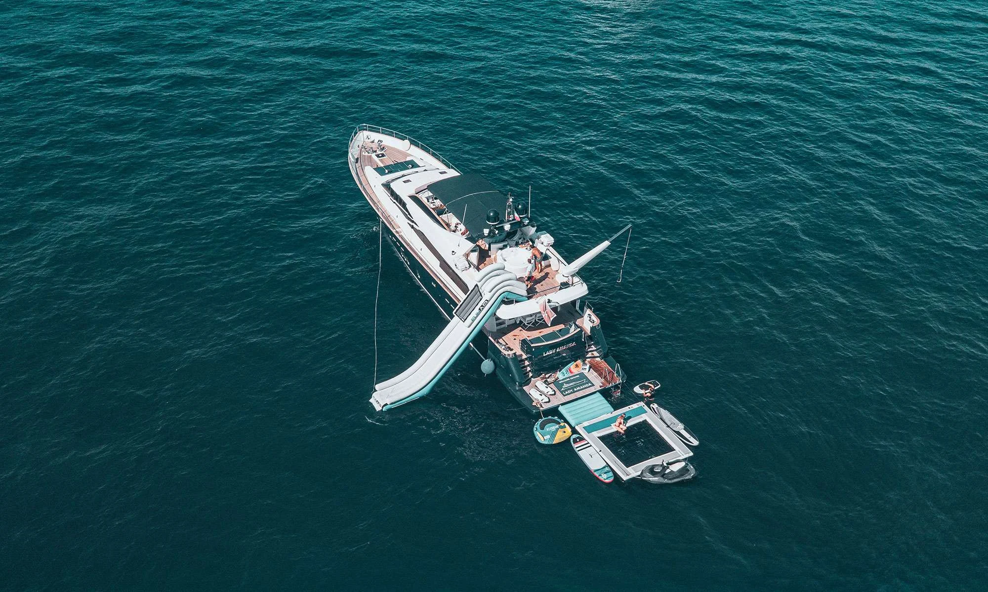 Lady Amanda, 98 ft Couach