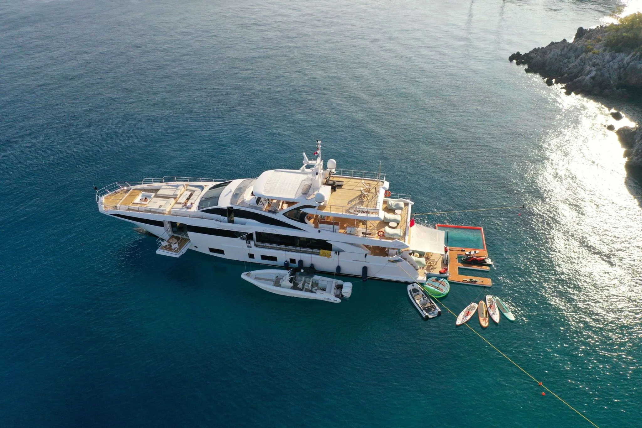 Love T, 115 ft Azimut