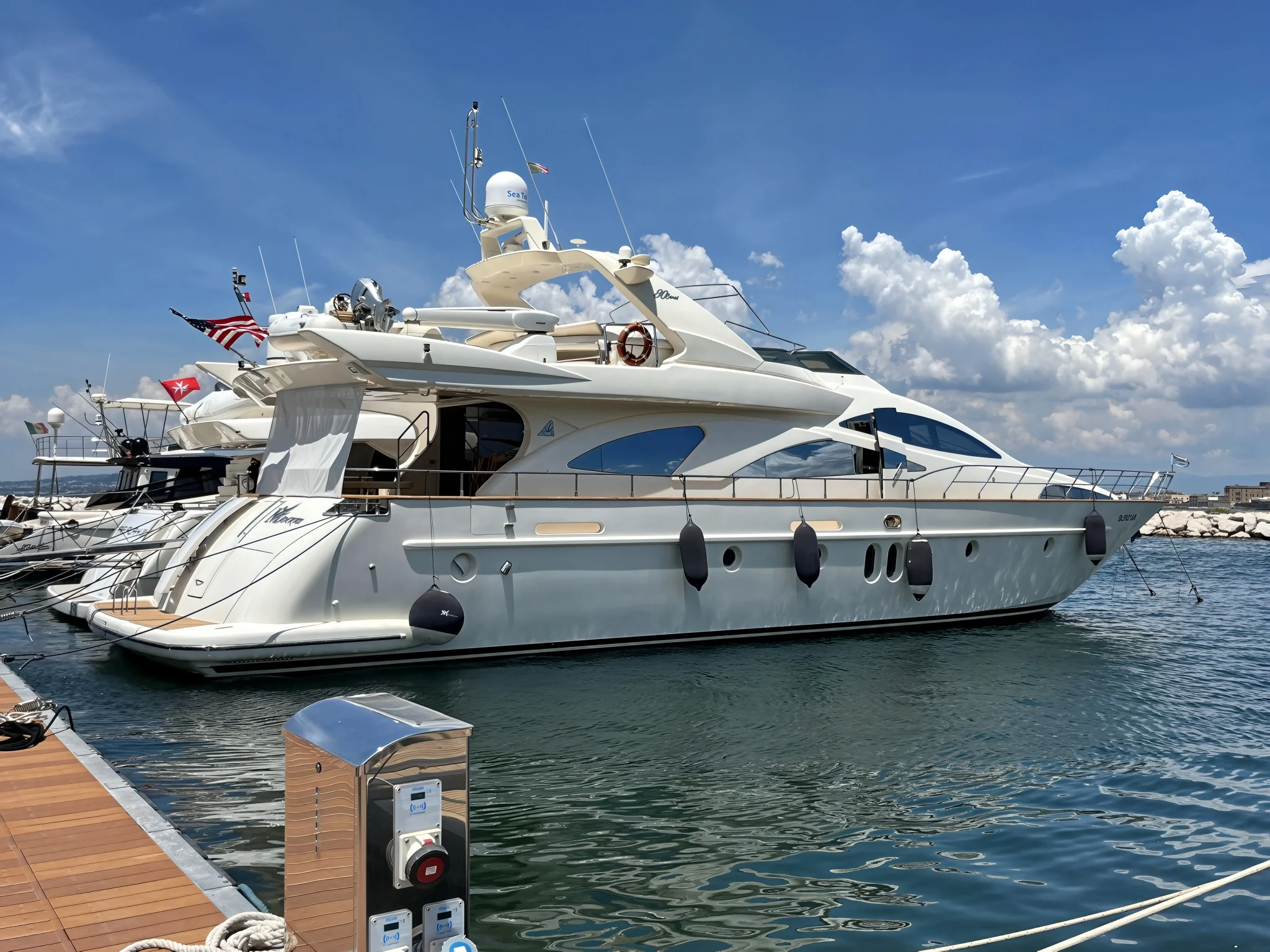 Minerva, 81 ft Azimut