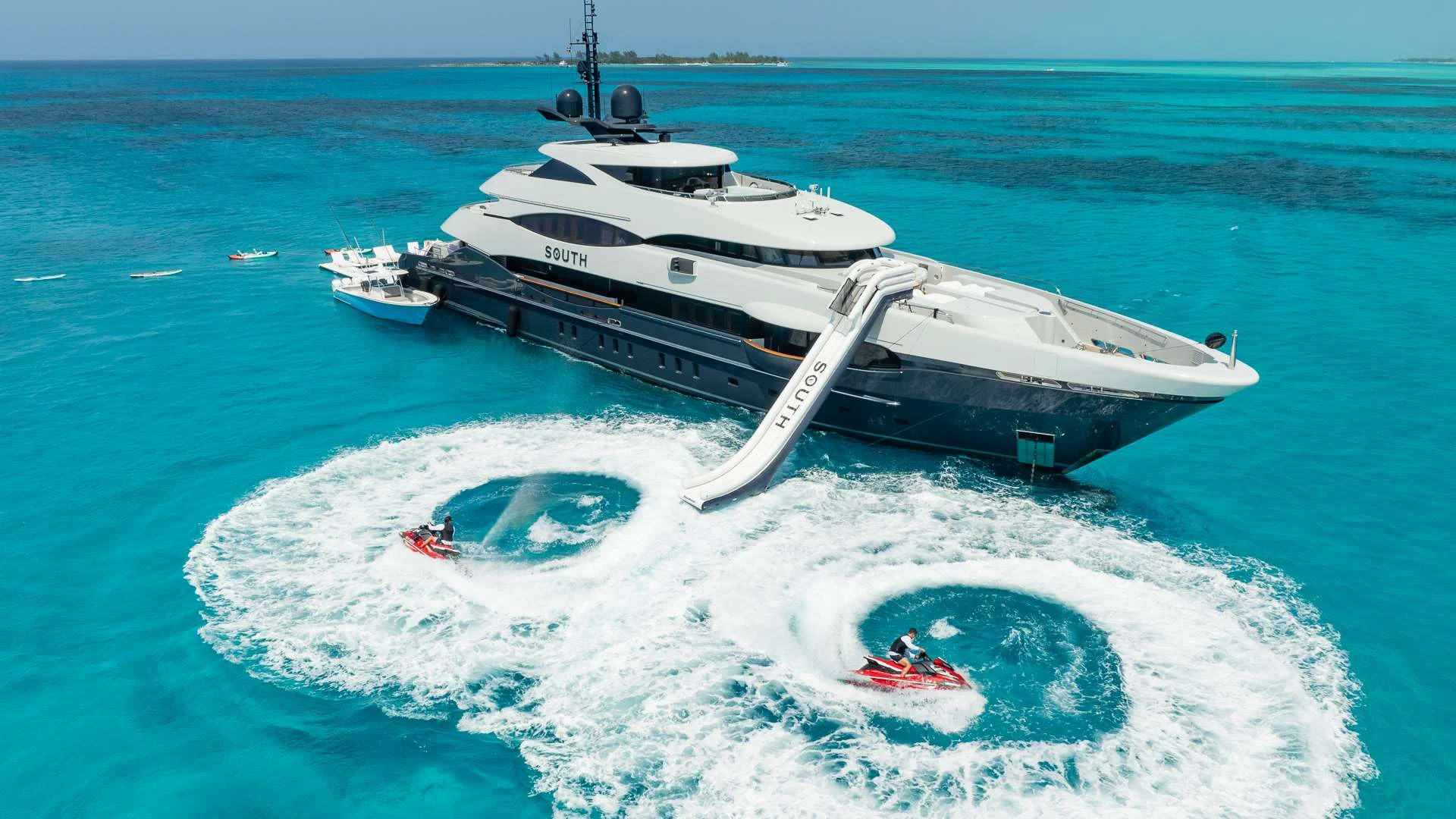 South, 180 ft Heesen