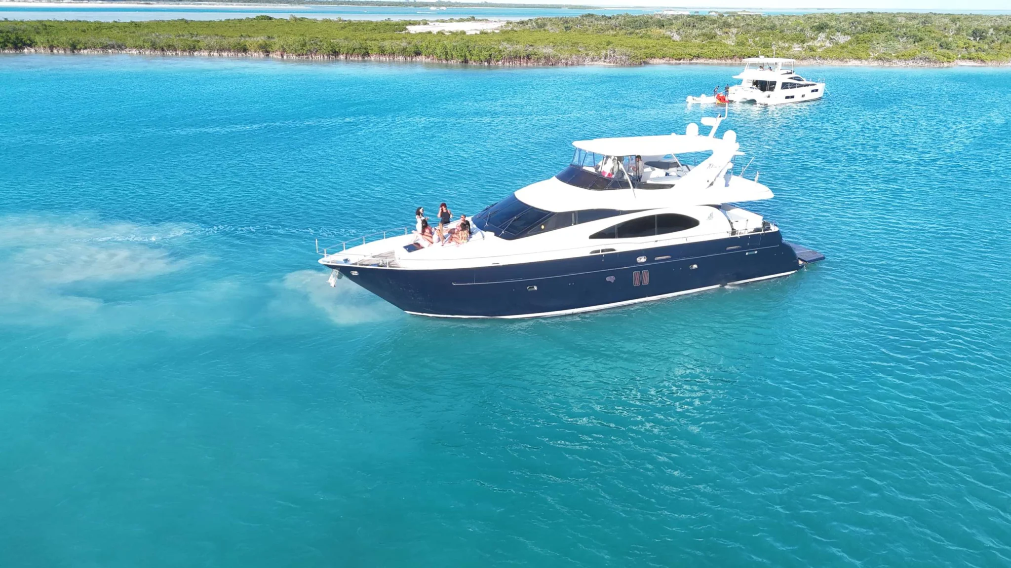Saphire Blue, 75 ft Azimut