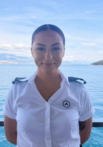 Stewardess Vana Besker