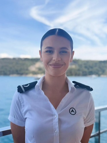 Stewardess Jasmina Lehman