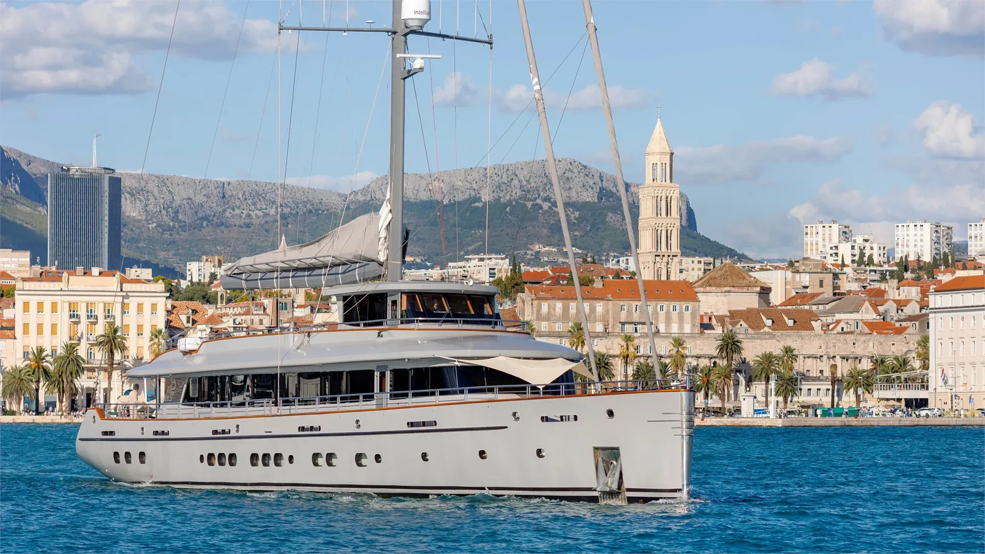 LIFE IS GOOD yacht charter